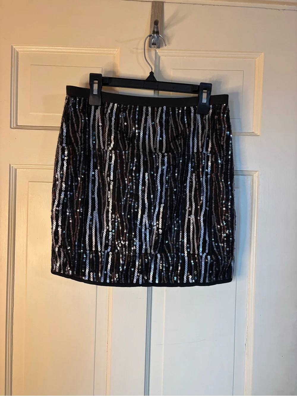 Women’s Black/Silver Sequin Mini Skirt Party Cocktail Sparkly-Size Small New